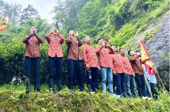 PG电子平台敬畏传统祈盼丰收！2024第三届武夷山市手尚工夫茶业开茶节举办-中国网(图4)