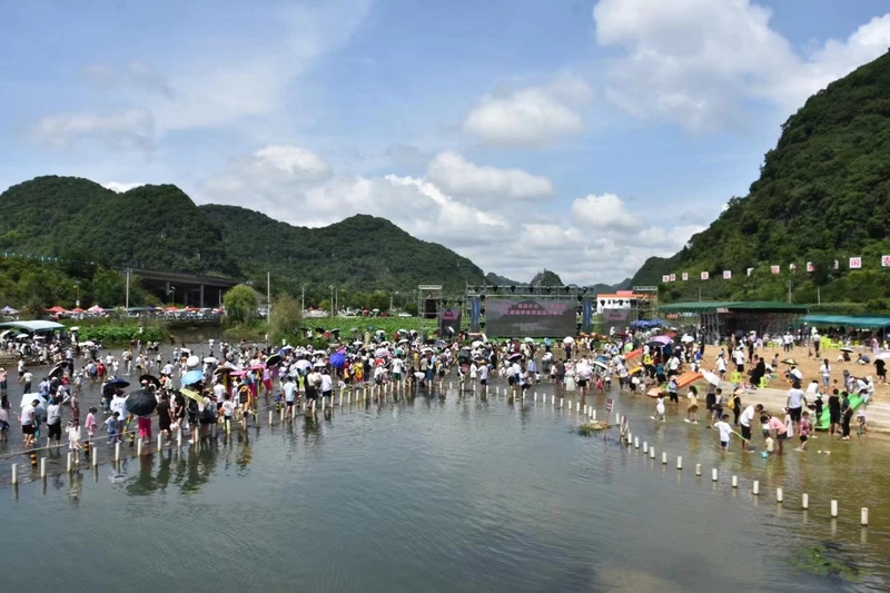 安顺经开区：抢抓“凉”机催热“避暑经济(图1)