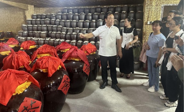 PG电子平台福建传统制茶技艺与茶器物设计开发培训班到永春学习交流(图2)