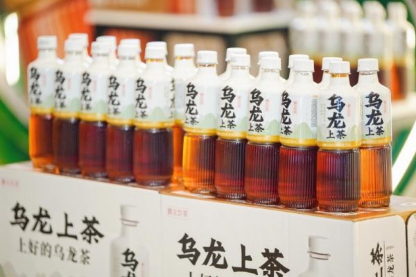 PG电子平台品东鹏乌龙上茶过韵味元宵节解锁团圆新滋味(图1)