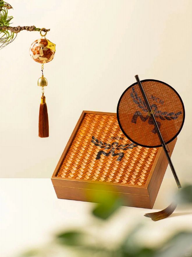 28个非遗跨界品牌联名案例非遗“活”起来跨越时空的文明对话！(图6)