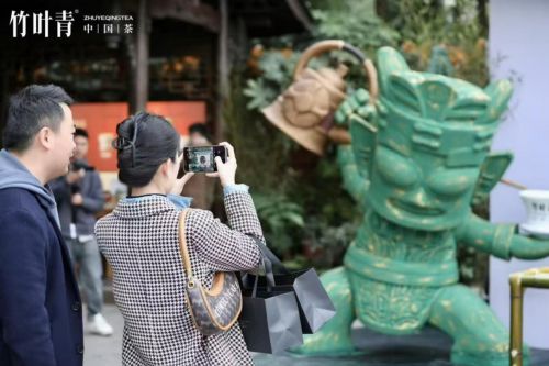 一杯竹叶青茶三重春日礼：茶香、文化、时尚(图2)