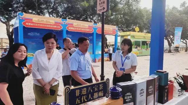 非遗盖碗情八宝茶亮相2024宁夏同心县农特产品展销会（福州场）(图1)