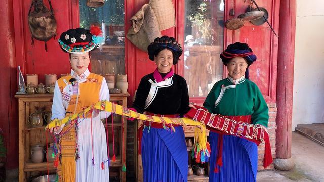 盐源泸沽湖畔这个家庭走出三个非遗代表性传承人丨文化中国行(图3)