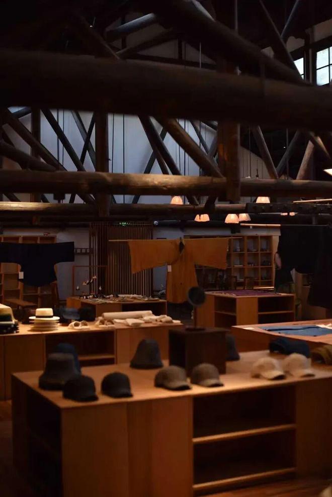 “叫卖式直播”的转变：他们不卷价格卷价值(图5)