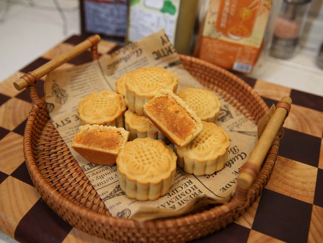 月饼销量暴跌2万吨!消费者说出其中的实情月饼不如送茶叶实在(图2)