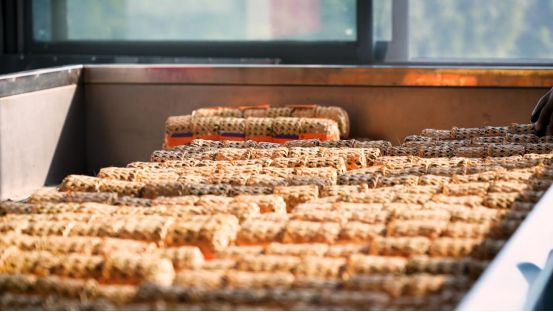 PG电子平台月满华诞茶香情浓:一盏祁门安茶里的家国团圆(图6)