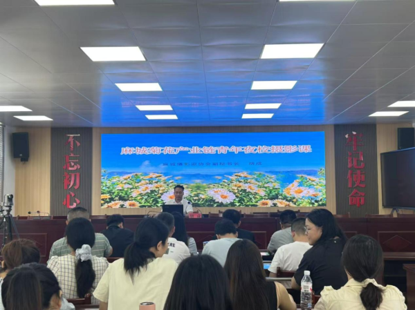 从解忧杂货铺到成长孵化器黄冈市青年夜校民生项目赋能青年成长(图2)