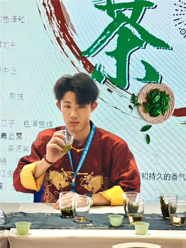 PG平台陈正兴与大正兴滇红:00后茶人亮相北京茶博会(图3)