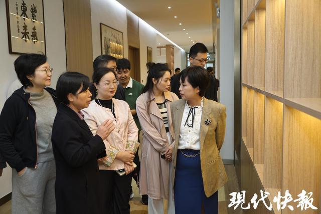 2025全国地方媒体总编辑看无锡｜智能流水线泡出振兴茶香勾勒宜兴振兴画卷(图2)