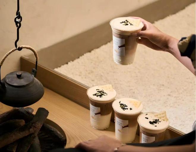 一年关店超600家：重回高端的喜茶艰难前行的加盟商(图2)