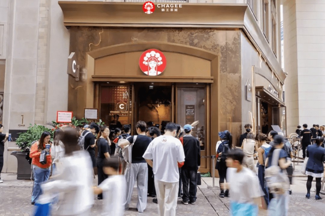 PG电子平台月入1500万!雪王们集体押注“旗舰店”(图3)