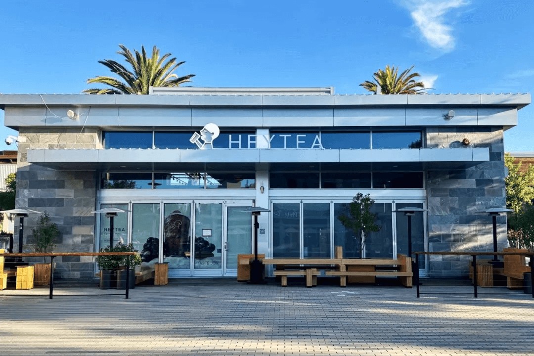 PG电子平台月入1500万!雪王们集体押注“旗舰店”(图8)