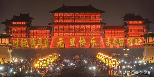 PG平台元旦夜的洛阳：千年宫阙下的汉服潮藏着古都文旅的破圈密码！(图9)