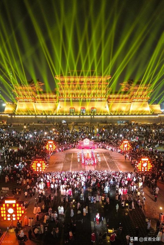 PG平台元旦夜的洛阳：千年宫阙下的汉服潮藏着古都文旅的破圈密码！(图10)