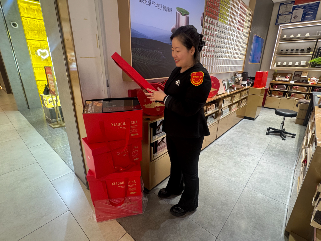 PG平台小罐茶联名五台山现代茶企以文化IP破局春节礼市场(图3)