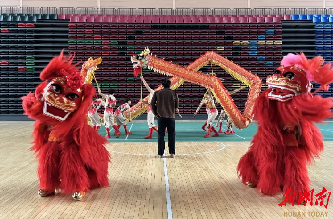 一万份汤圆免费炫！湖南高校节日氛围感拉满(图1)