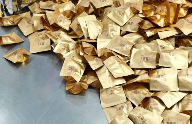 茶叶沫子能喝吗？碎茶就是差茶吗？(图1)