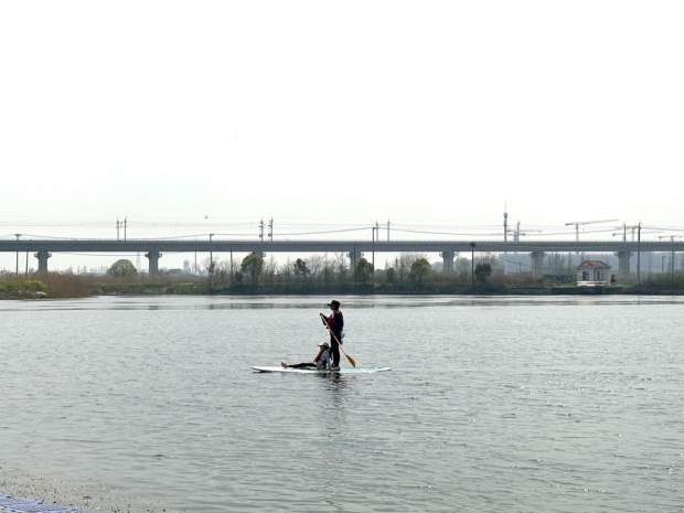PG电子平台“乡”遇魔都｜网红滤镜之外走进岑卜“新村民”的乡野日常(图4)