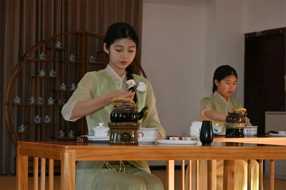 PG平台福建安溪茶校制茶大赛引发关注(图1)