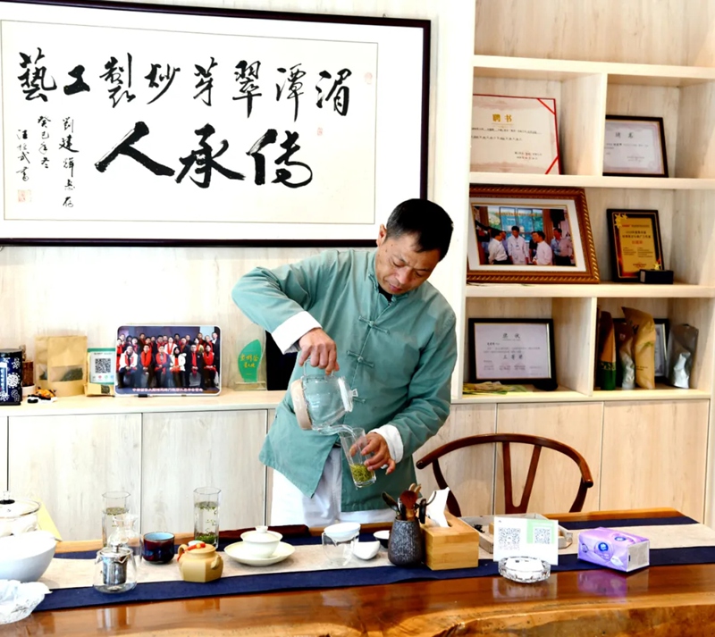 春有约茶不误！制茶大师刘建辉的守艺与突围(图4)